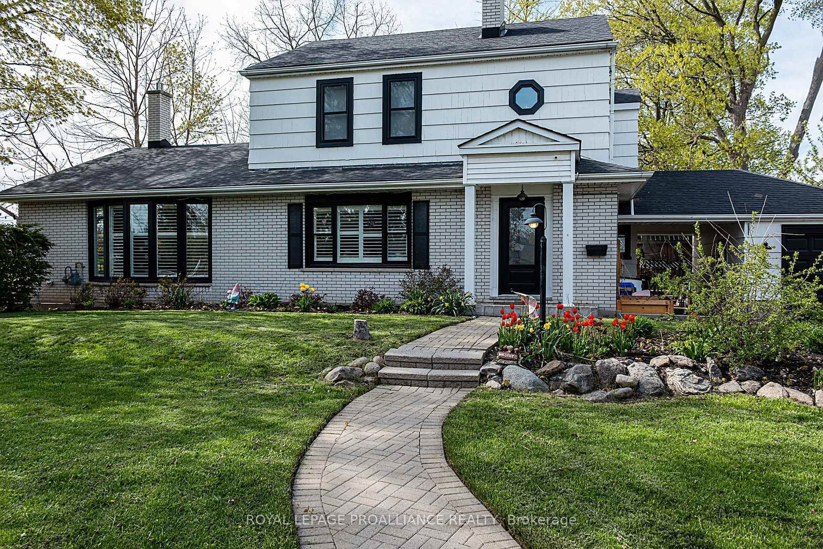 306 Dundas Street W • Quinte West, ON photo 5