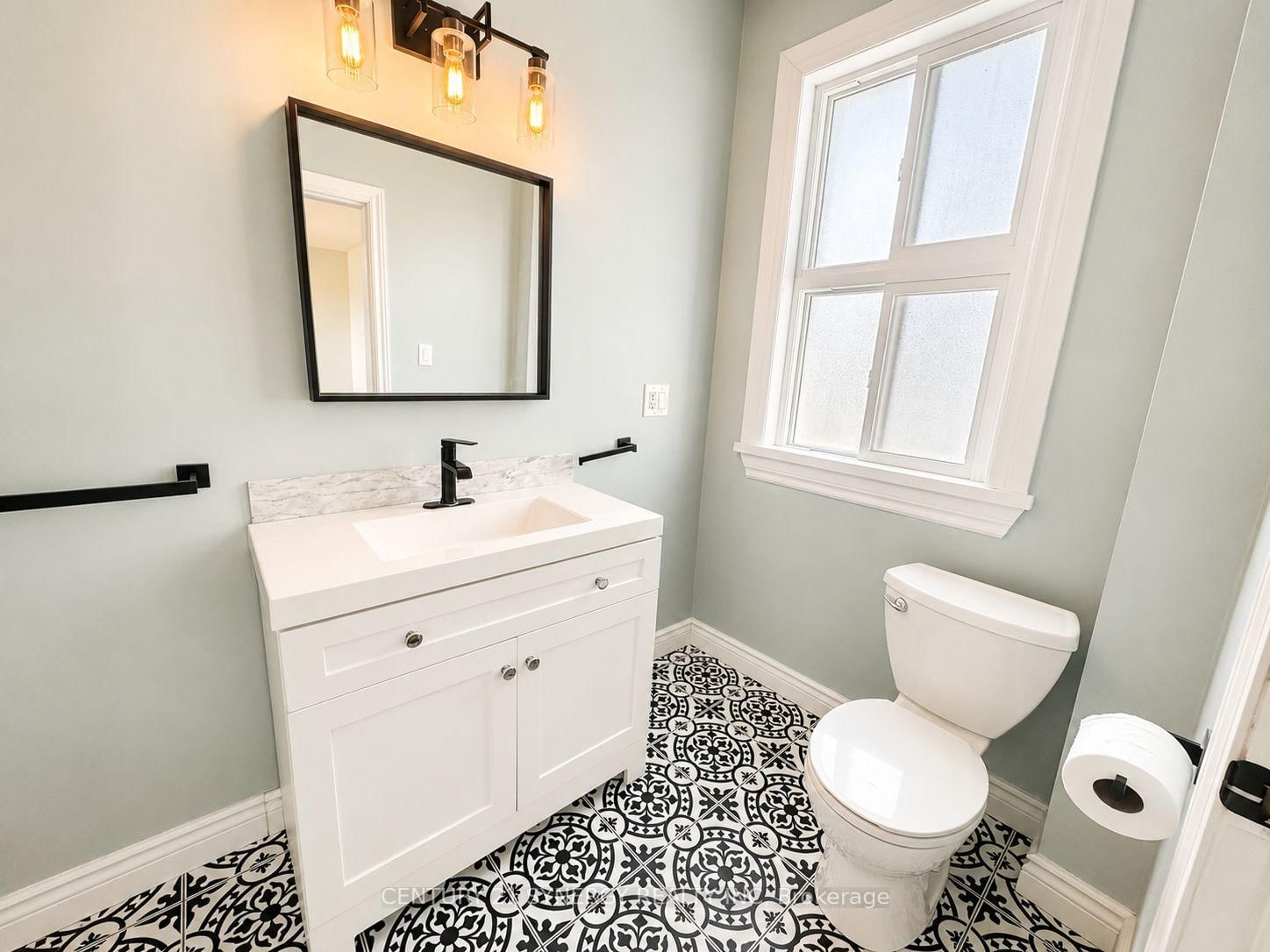 114 E Main Street • Smiths Falls, ON photo 38