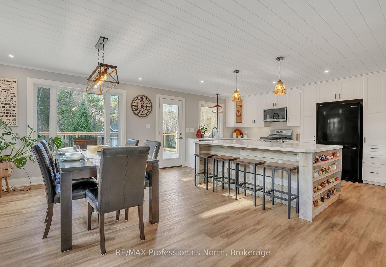 79 Mainhood Road • Huntsville, ON photo 1