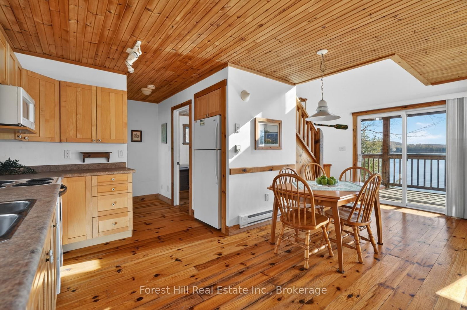 10835 Raven Lake West Shore Township • Algonquin Highlands, ON photo 38