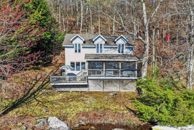 10835 Raven Lake West Shore Township • Algonquin Highlands, ON photo 4