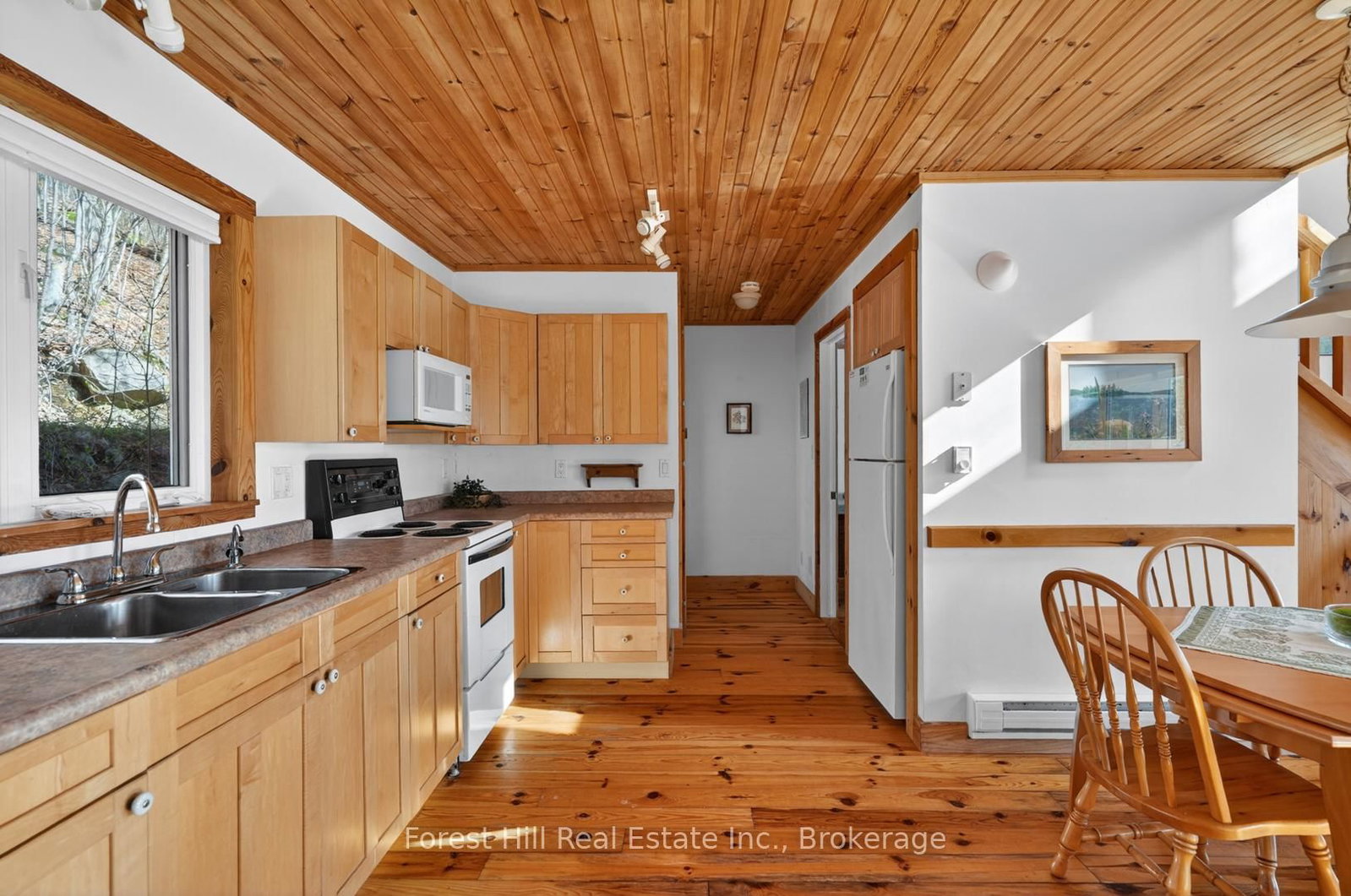 10835 Raven Lake West Shore Township • Algonquin Highlands, ON photo 40