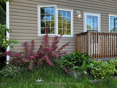 208 Second Avenue S • South Bruce Peninsula, ON photo 3
