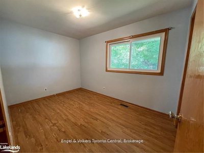 27 Herbert Avenue • Grey Highlands, ON photo 8