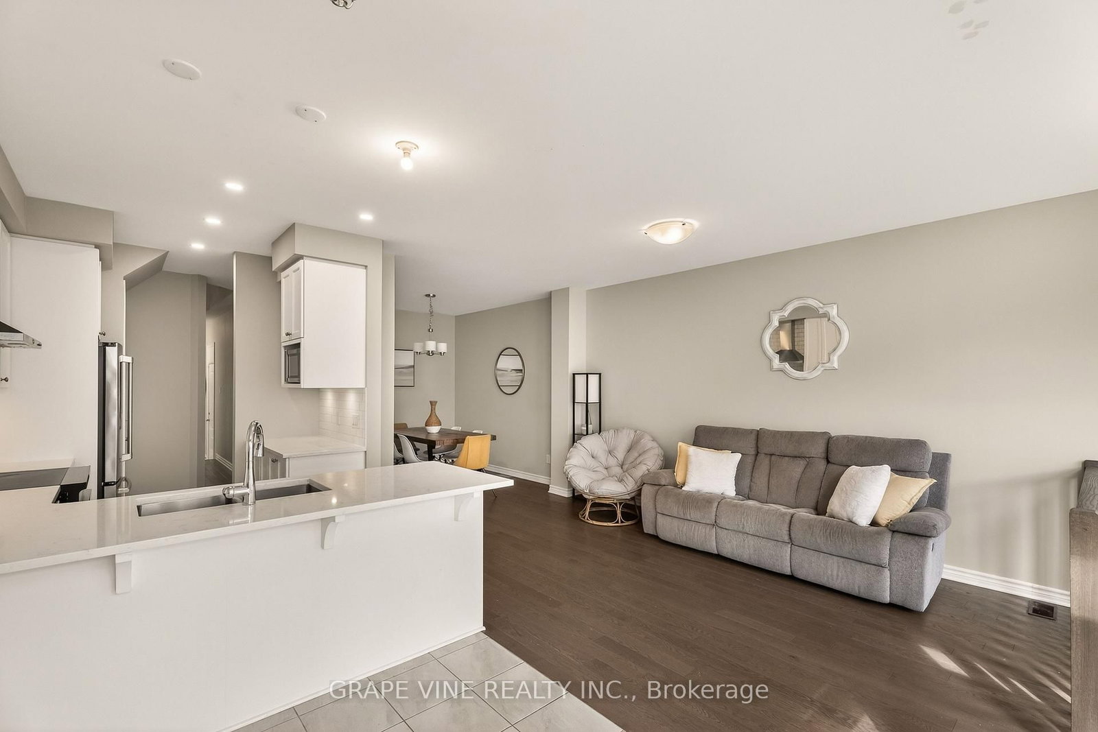 834 CEDAR CREEK Drive • Ottawa, ON photo 13