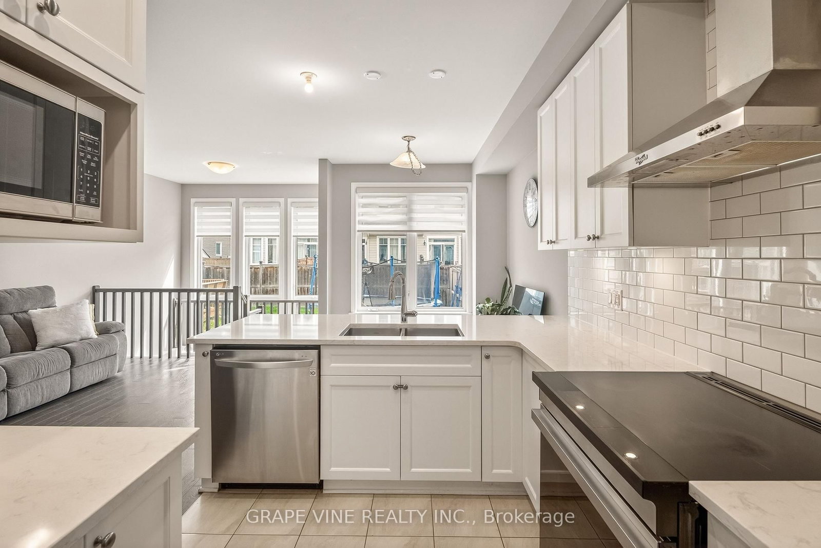 834 CEDAR CREEK Drive • Ottawa, ON photo 15