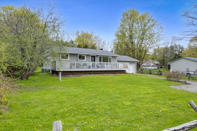 2498 Rideau Ferry Road