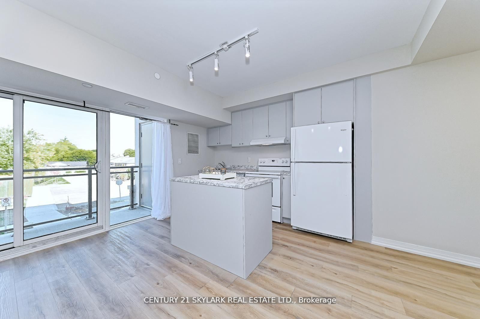 50 Herrick Ave Avenue N, Unit 216 - Photo 5