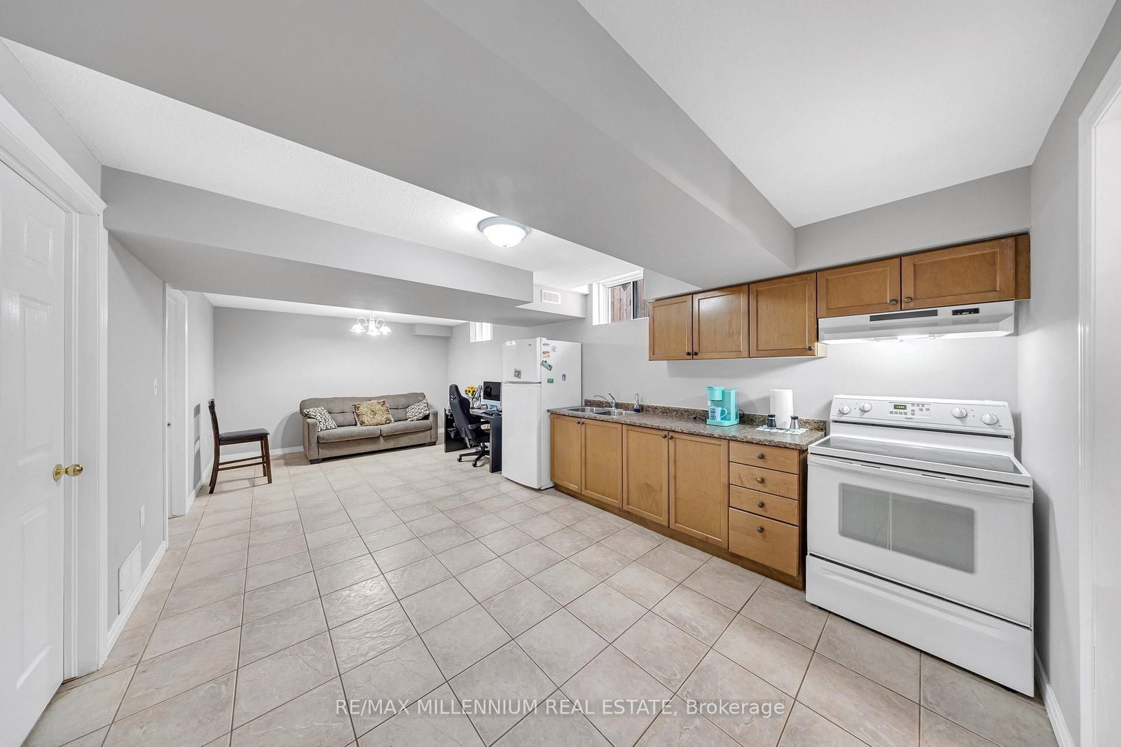 8 Bates Avenue - Photo 28