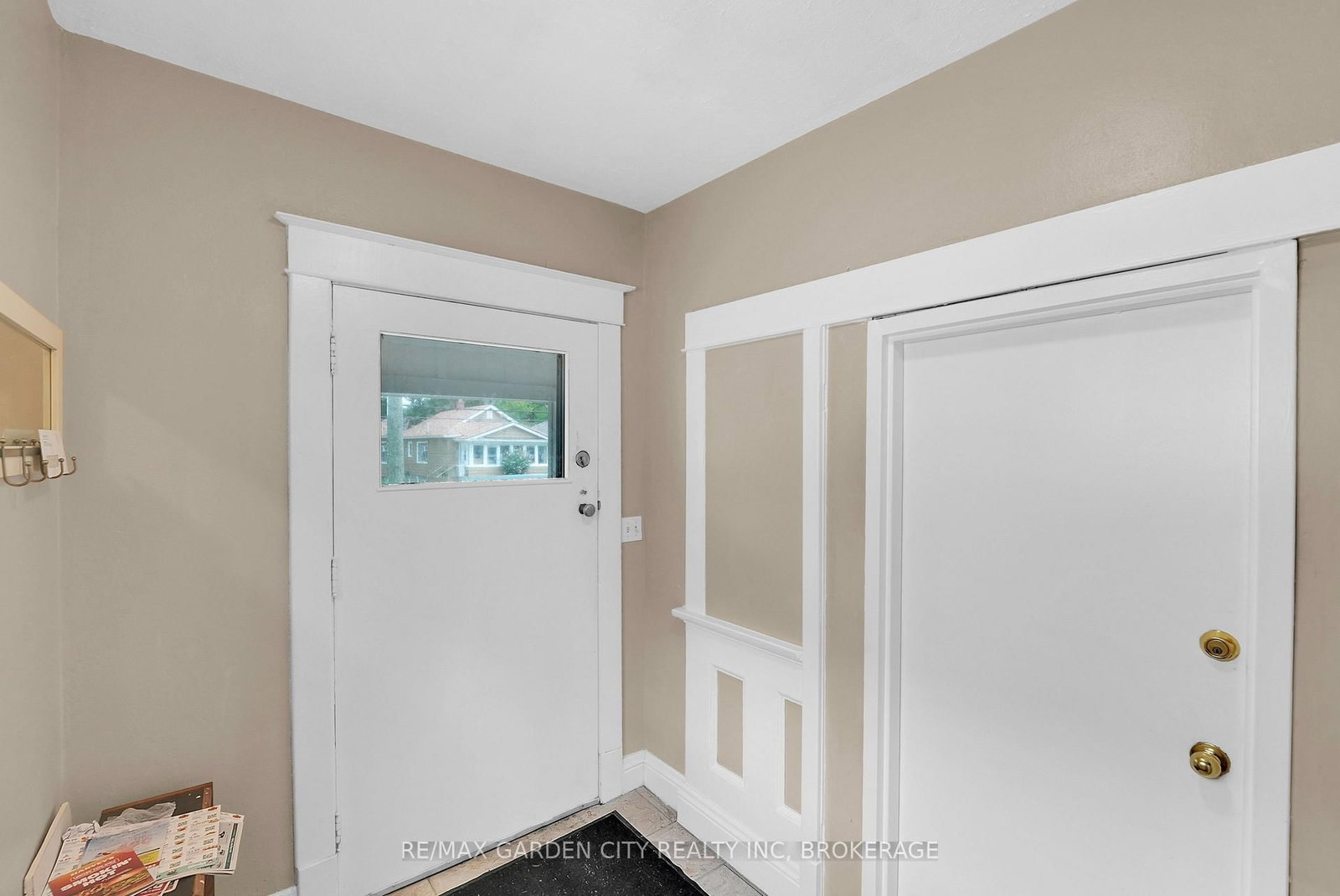 213 Geneva Street • St. Catharines, ON photo 3