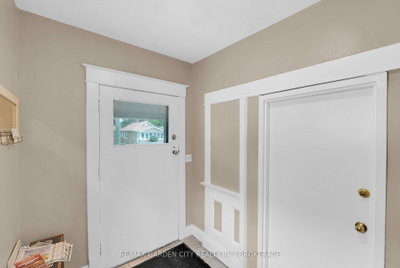 213 Geneva Street • St. Catharines, ON photo 3