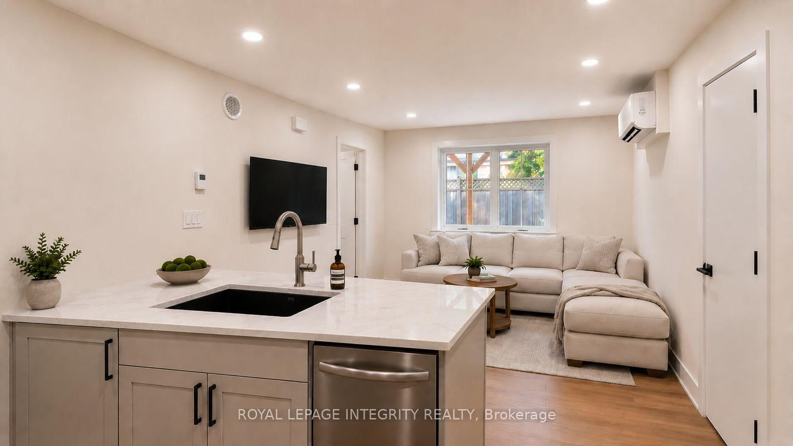 372 Berkley Avenue, Unit B - Photo 8