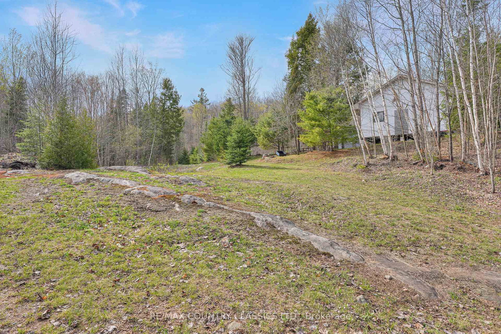 1374 Havensford Drive • Highlands East, ON photo 14