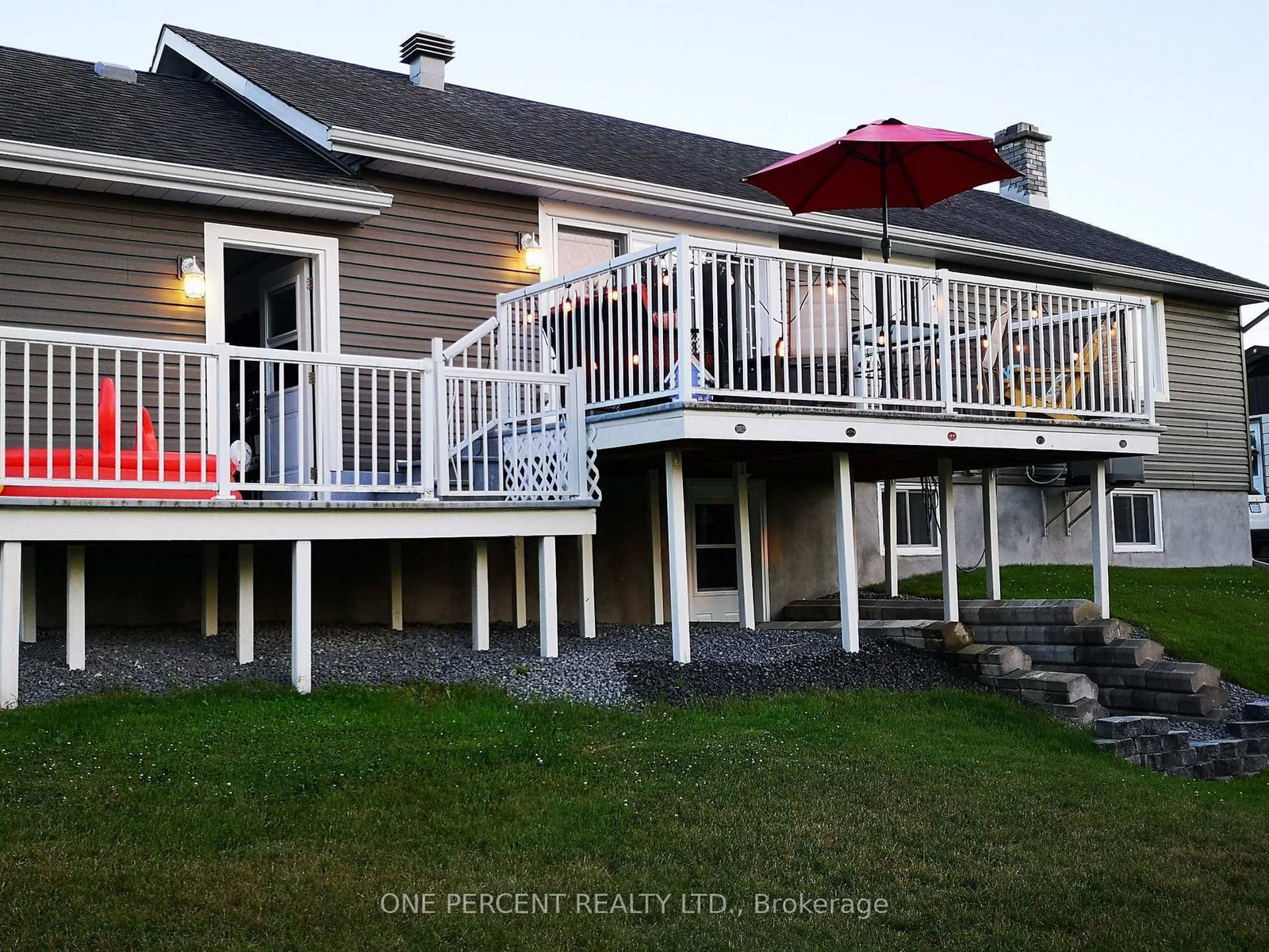 2010 Rue Du Parc Street W • Alfred and Plantagenet, ON photo 25