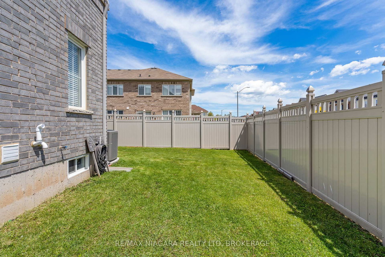 7782 Dockweed Drive • Niagara Falls, ON photo 5