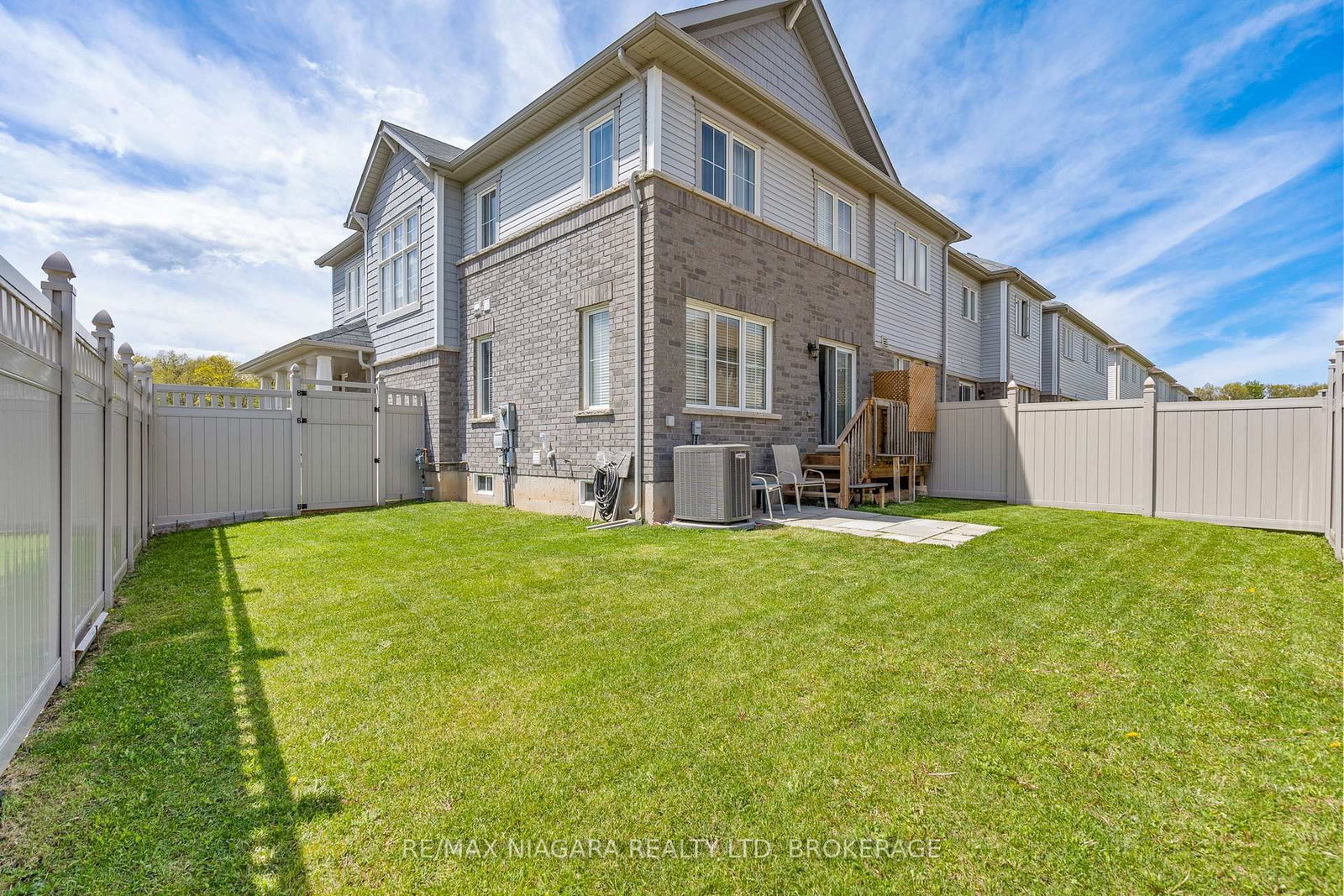 7782 Dockweed Drive • Niagara Falls, ON photo 6