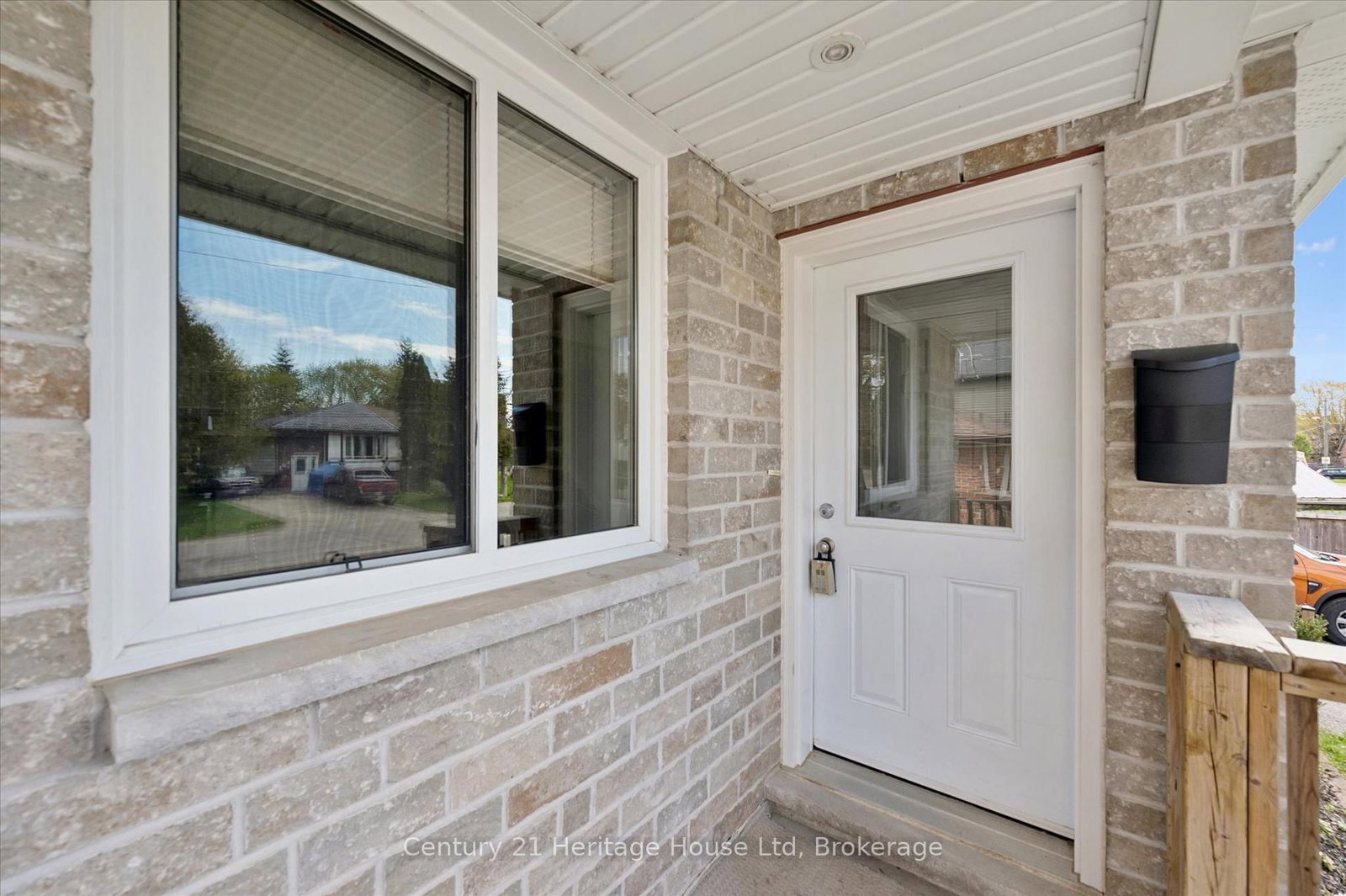 126 Forfar Street E • Centre Wellington, ON photo 5