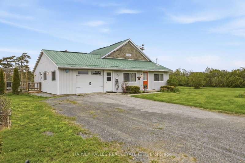 8 School House Road