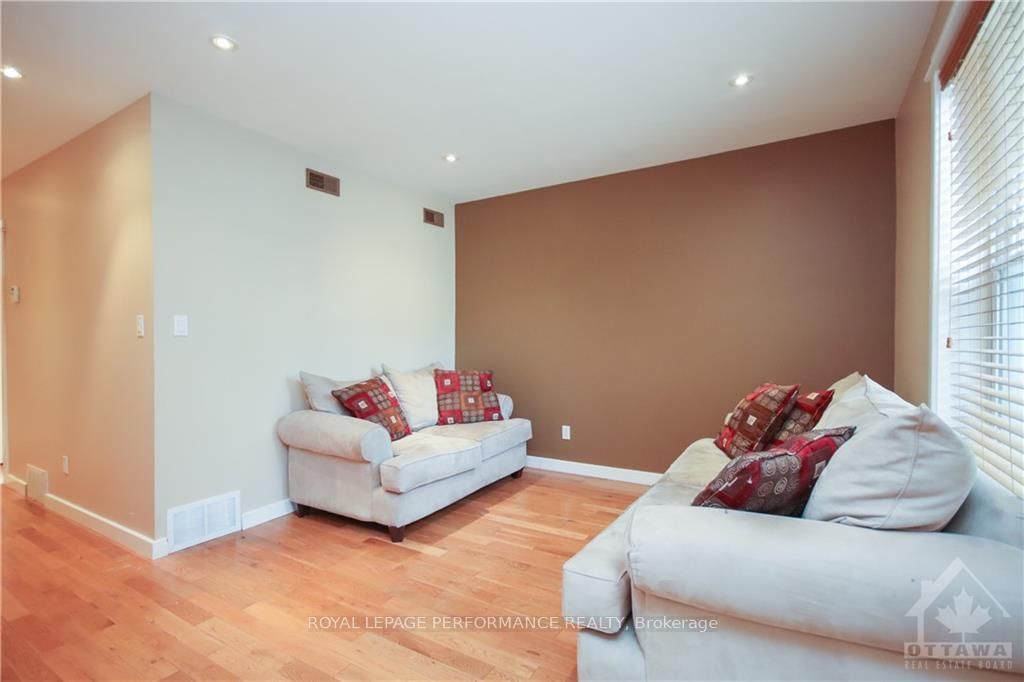 736 Cooper Street W, Unit 2 - Photo 7