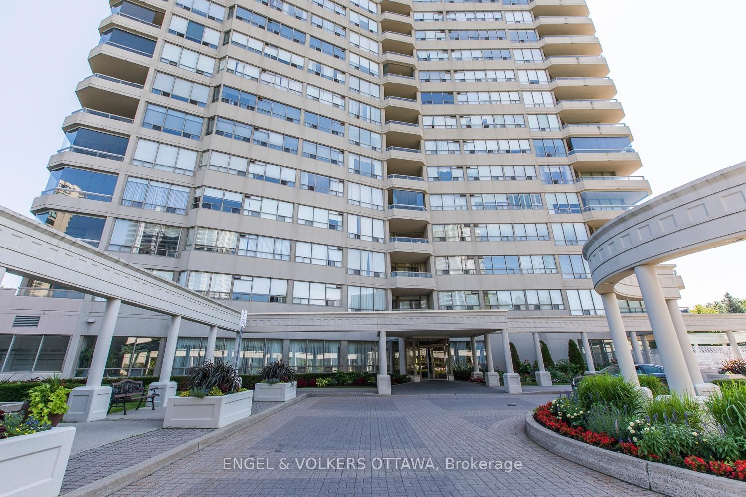 1480 Riverside Drive, Unit 802 - Photo 2