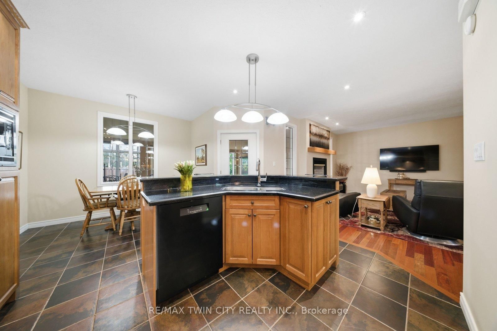 74 Franklin Street • Brantford, ON photo 15