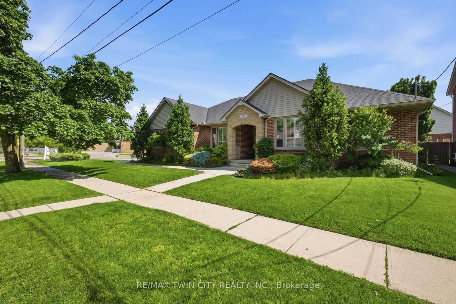 74 Franklin Street • Brantford, ON photo 2