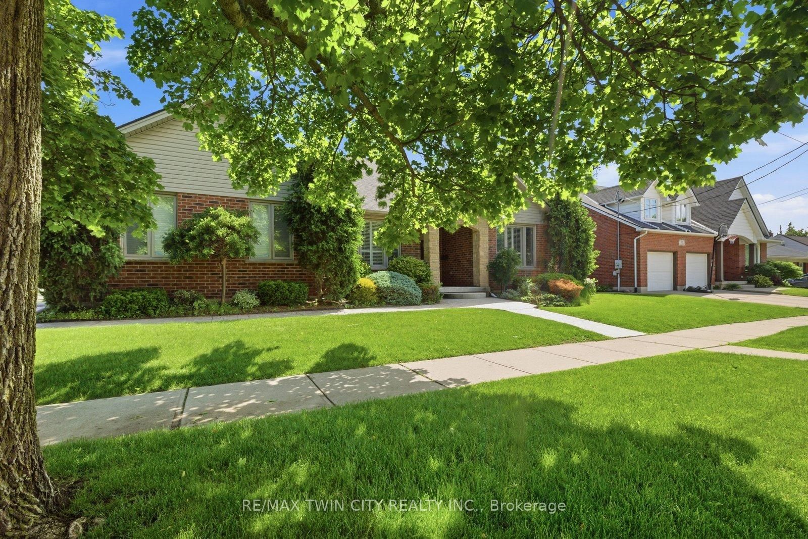 74 Franklin Street • Brantford, ON photo 3