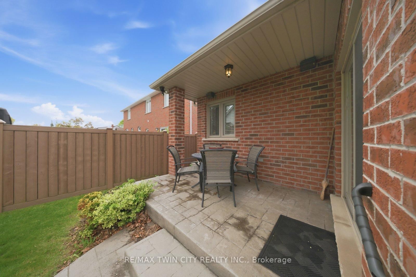 74 Franklin Street • Brantford, ON photo 39