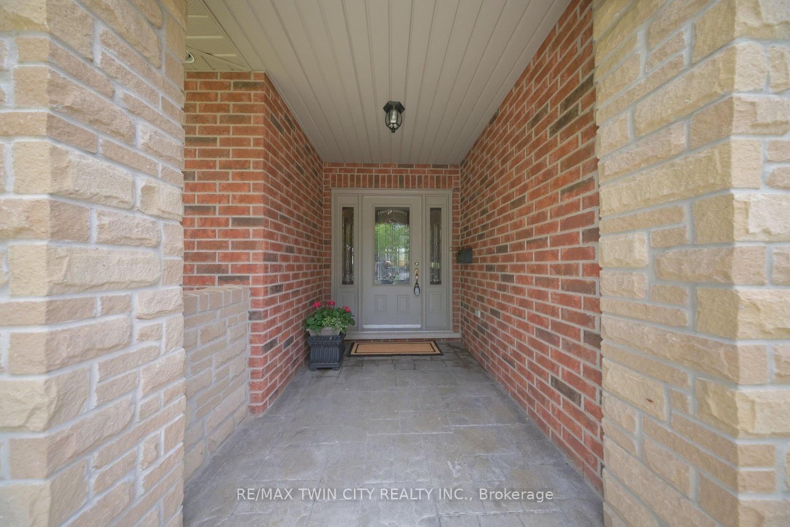 74 Franklin Street • Brantford, ON photo 6