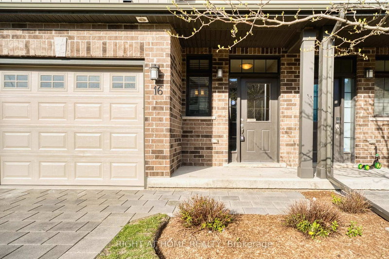 16 - 1030 OAKCROSSING Gate