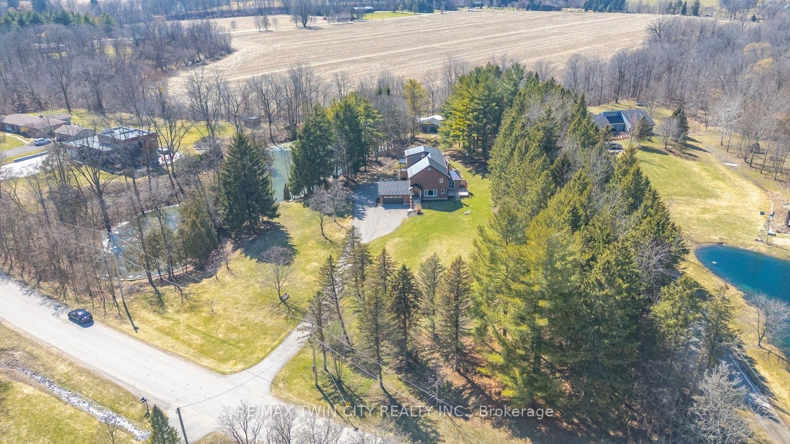 25 Hammond Road • Brant, ON photo 3