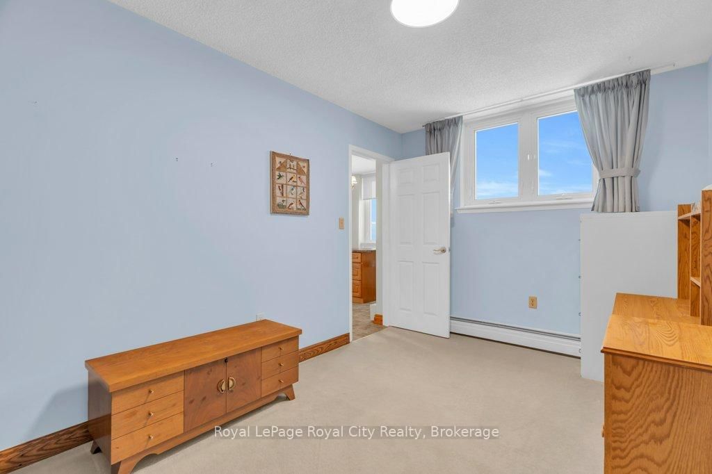 19 Woodlawn Road E • #614 • Guelph, ON photo 17