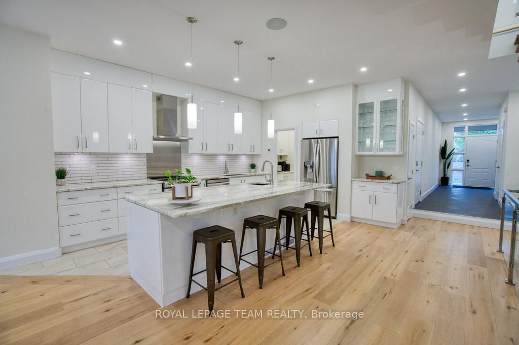 49 Aylen Avenue • Ottawa, ON photo 6