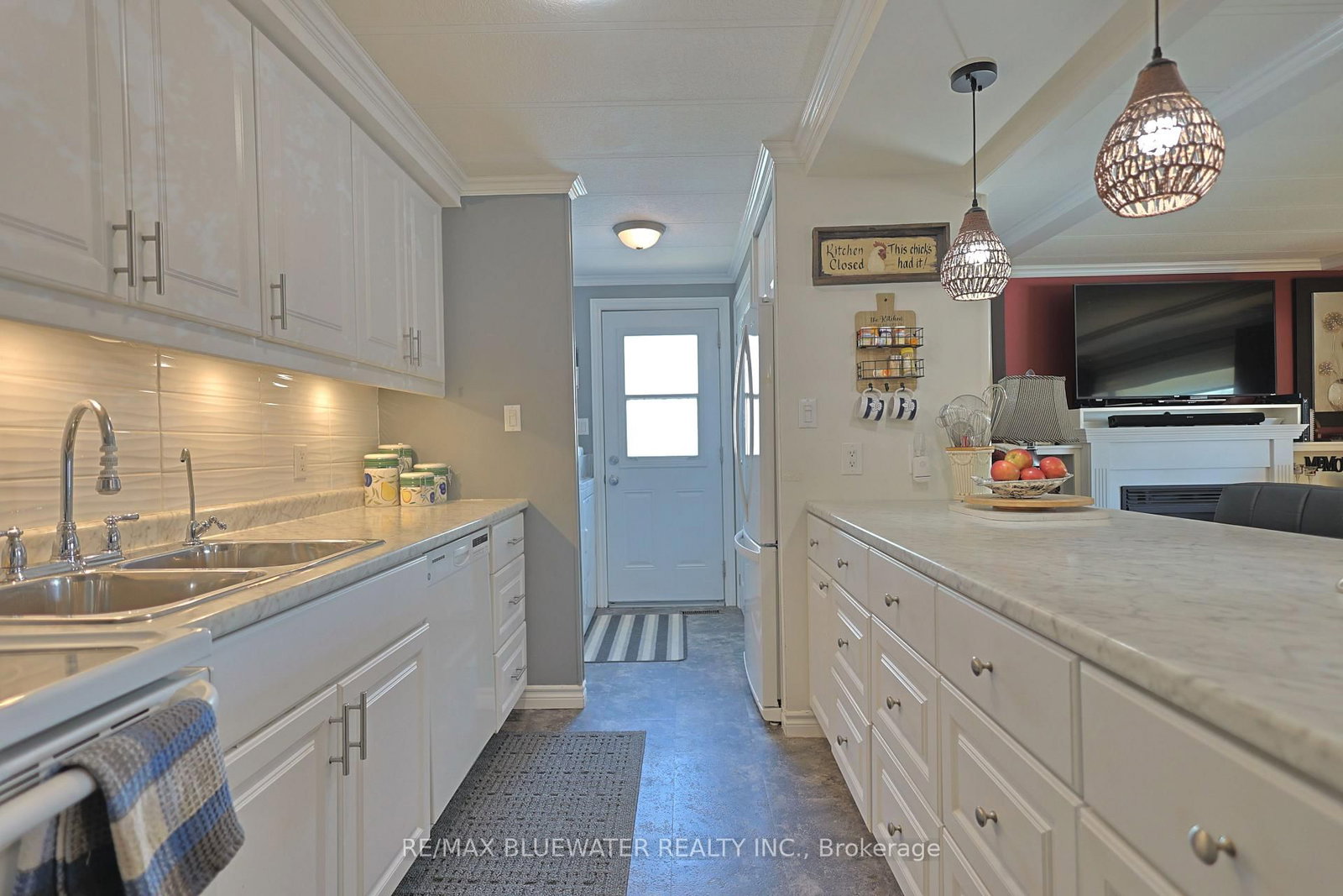 227 Pebble Beach Parkway • South Huron, ON photo 15