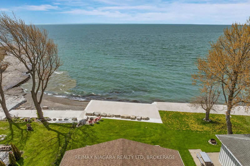 10825 Lakeshore Road W