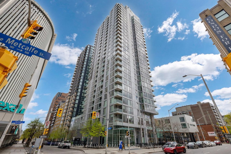 home for sale on 2304-179 METCALFE Street