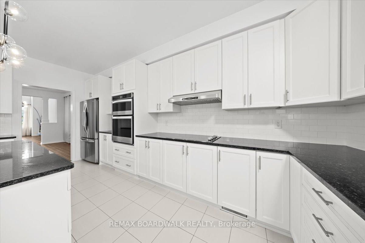 333 Haliburton Heights - Photo 13