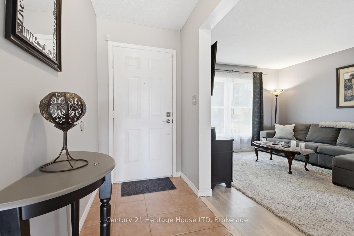 6864 Sunrise Court • Niagara Falls, ON photo 7