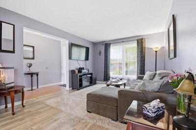 6864 Sunrise Court • Niagara Falls, ON photo 8