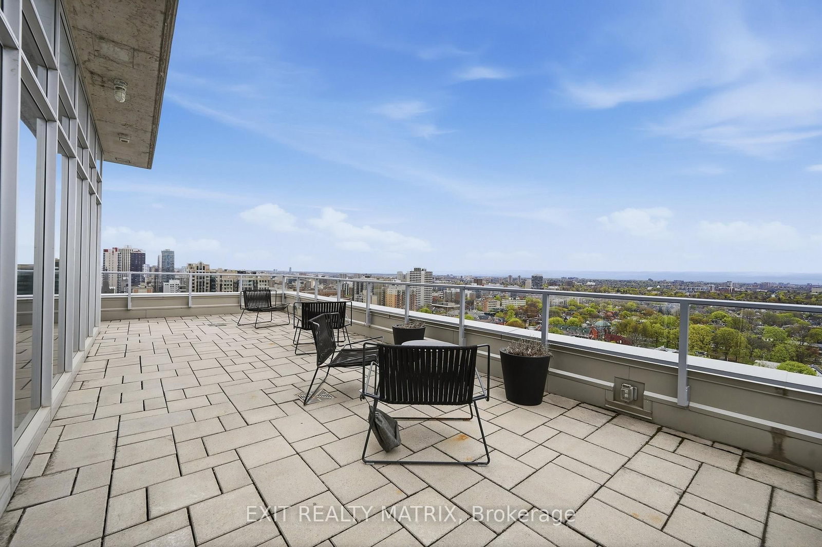 255 Bay Street, Unit 513 - Photo 41