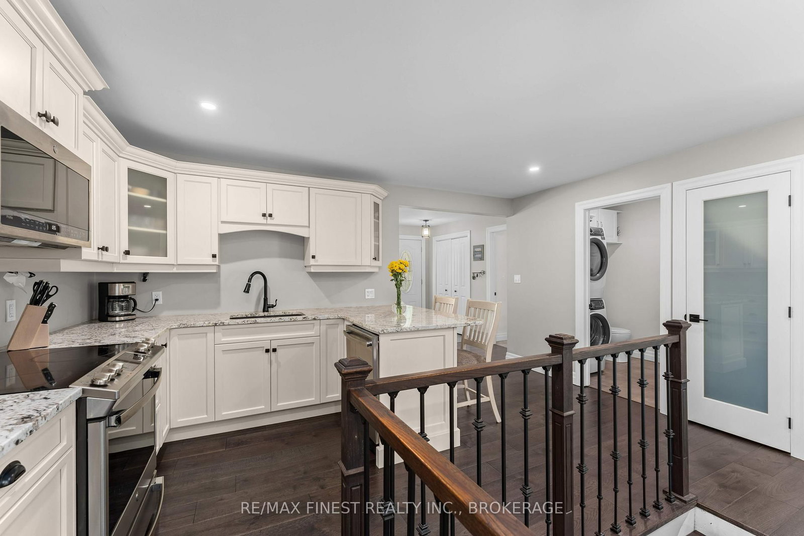 401 Dundas Street W - Photo 12