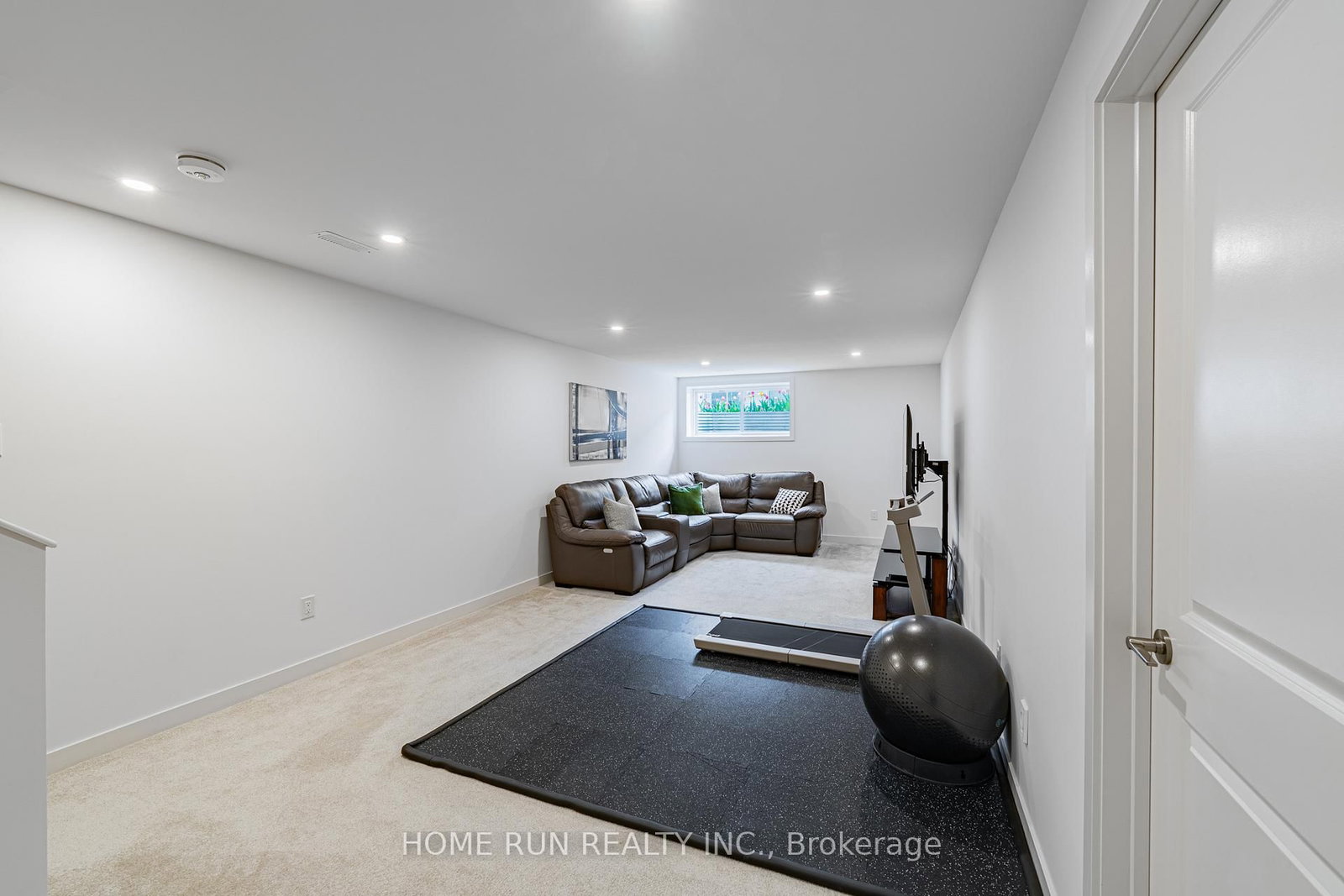 222 Finsbury Avenue - Photo 33