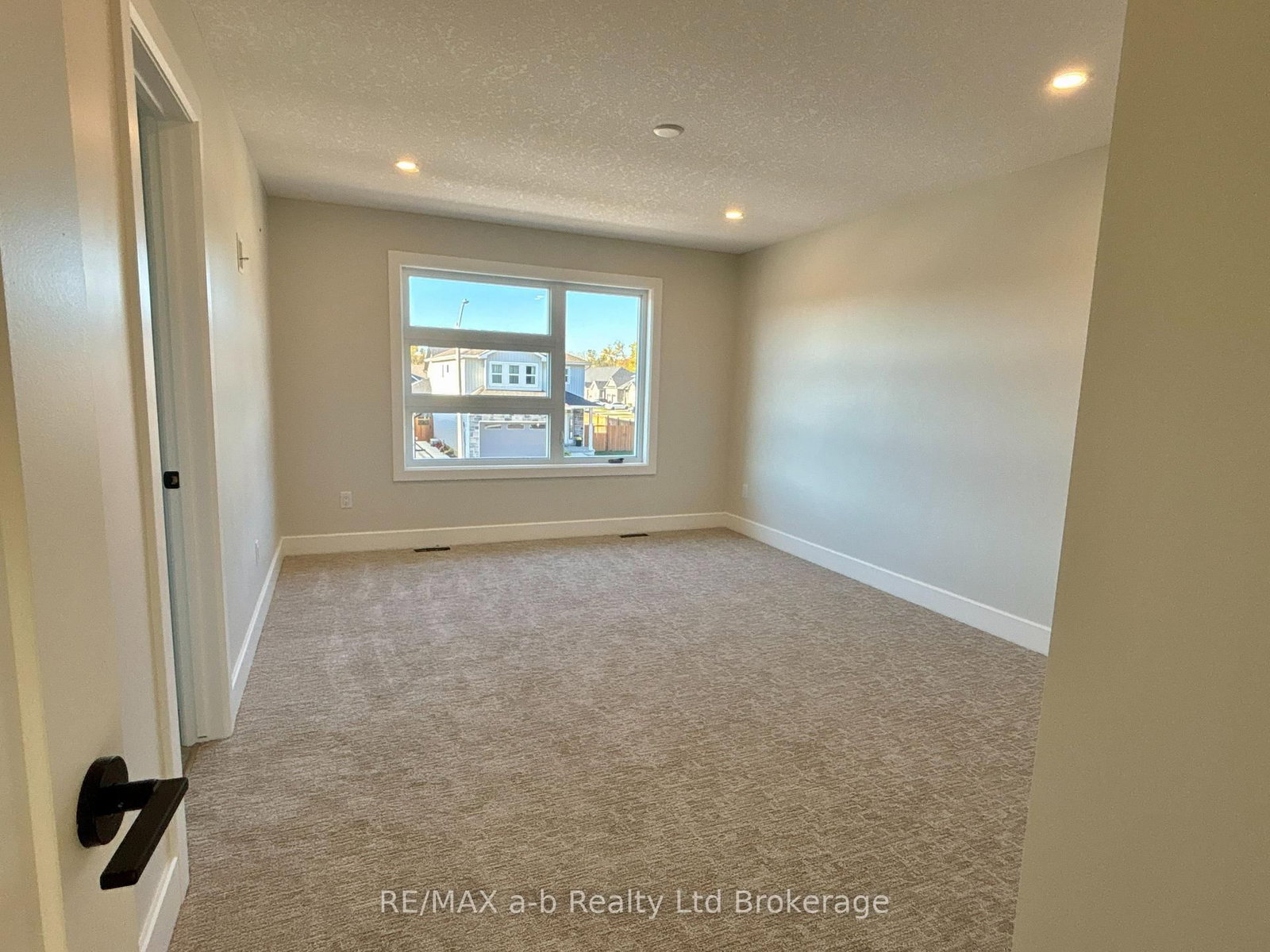 41 Cash Crescent • Ingersoll, ON photo 11