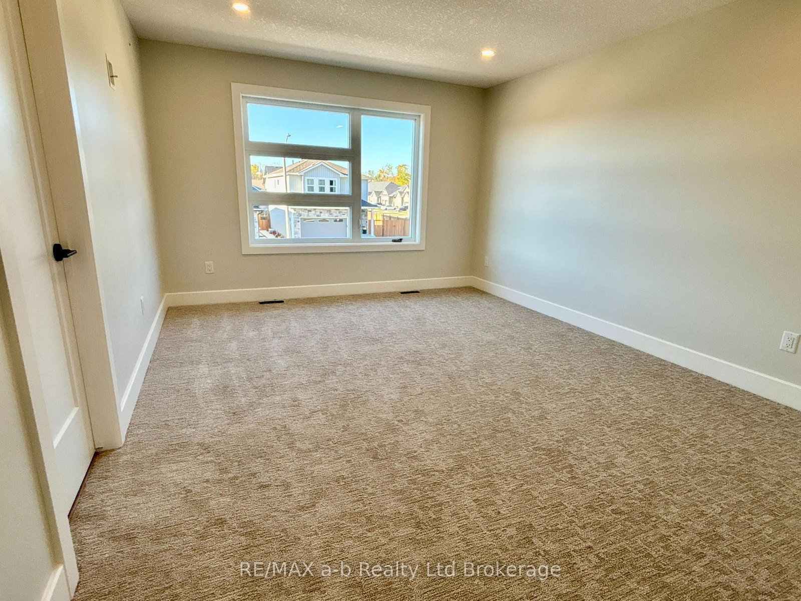 41 Cash Crescent • Ingersoll, ON photo 12
