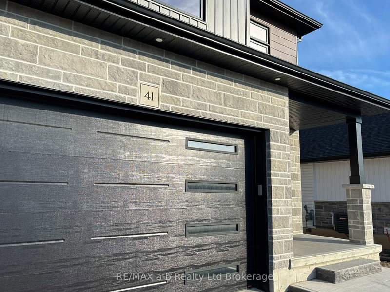 41 Cash Crescent