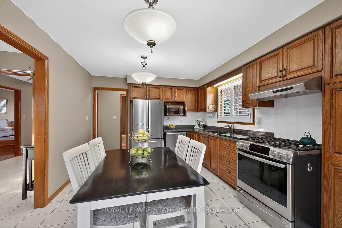 15 Gabriele Court • Hamilton, ON photo 14