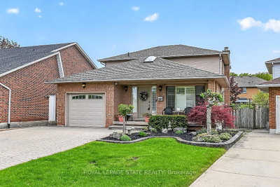 15 Gabriele Court • Hamilton, ON photo 2