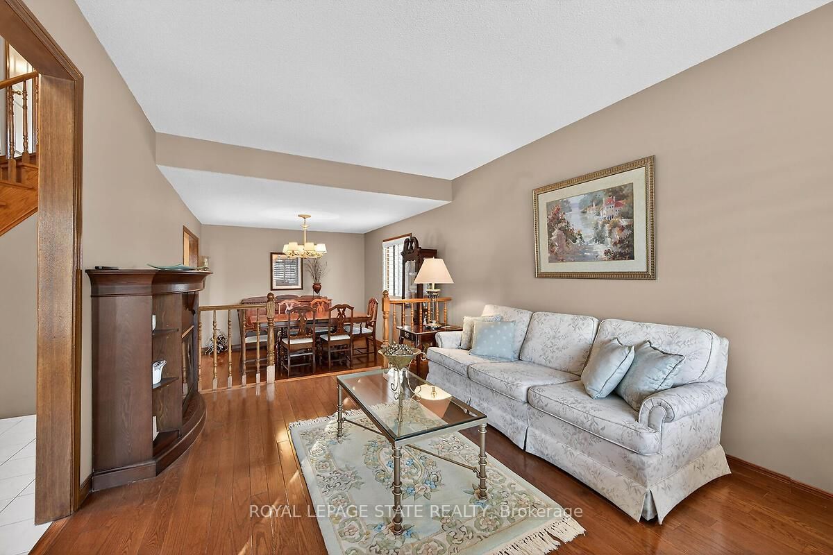 15 Gabriele Court • Hamilton, ON photo 7