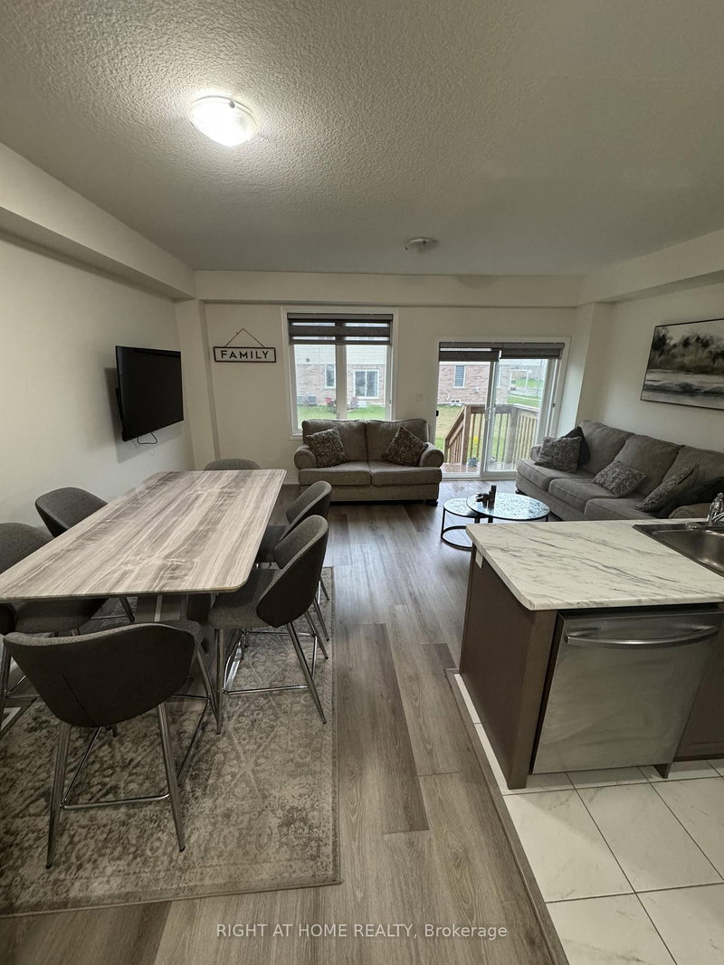 home for lease on 76 Pinot Crescent