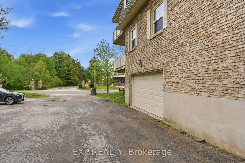 3 - 91 Westmount Road N